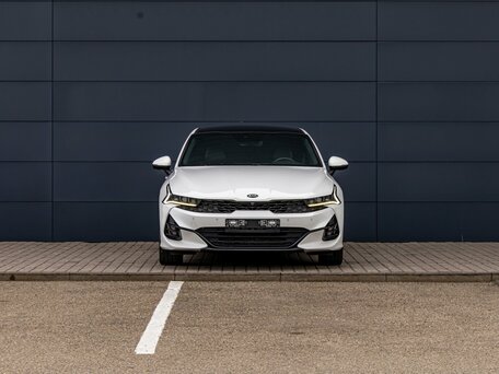 2021 Kia K5 III, белый, 2055000 рублей, вид 2