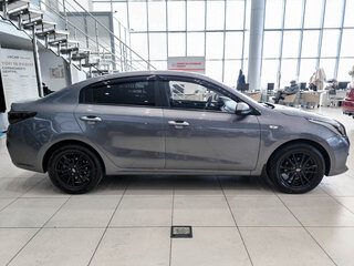 2020 Kia Rio IV, серый, 1750000 рублей, вид 4