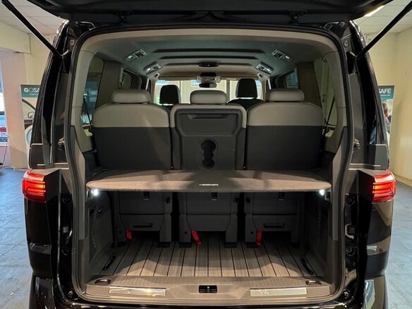 2023 Volkswagen Multivan Long T7, чёрный, 5650000 рублей - вид 15