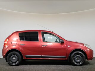 2010 Renault Sandero I, красный, 550000 рублей, вид 4