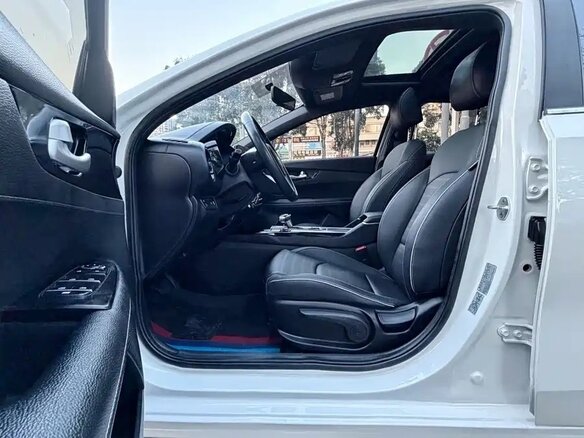 2023 Kia K3 II (China Market) Рестайлинг, белый, 1467007 рублей - вид 8