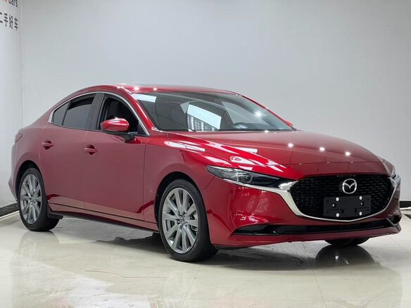 2023 Mazda 3 Axela IV (BP), красный, 1340000 рублей - вид 3