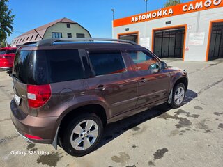 2014 Skoda Yeti I Рестайлинг, коричневый, 1150000 рублей, вид 3