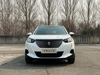 2022 Peugeot 2008 II, белый, 1430000 рублей, вид 2