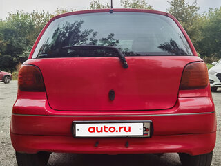 2003 Toyota Vitz I (P10), красный, 285000 рублей, вид 5