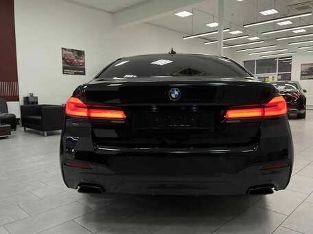 2021 BMW 5 серии 530d xDrive VII (G30/G31/G38) Рестайлинг, чёрный, 4600000 рублей, вид 3