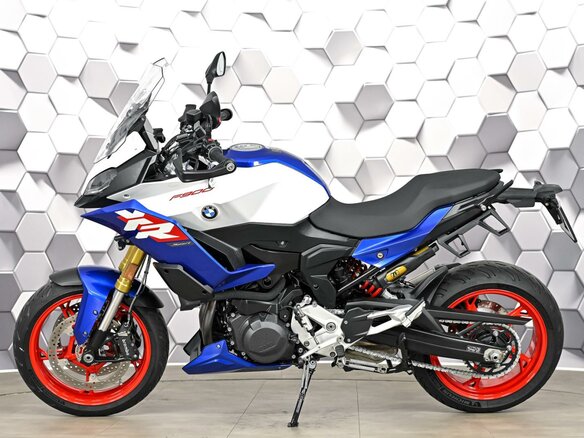 2025 BMW F 900 XR, белый, 1277000 рублей - вид 3