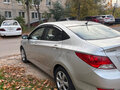 2013 Hyundai Solaris I, серебристый, 800000 рублей - вид 4