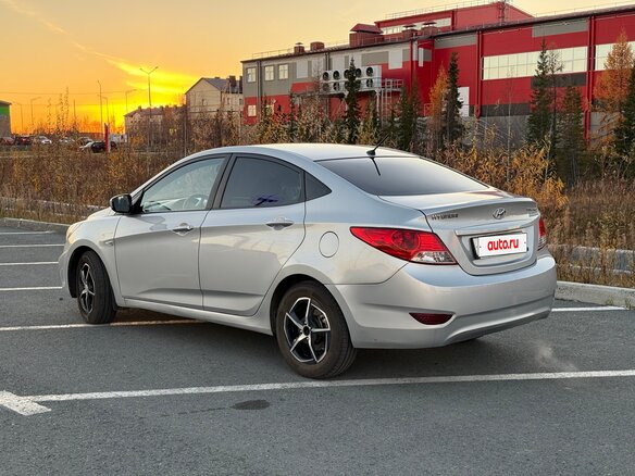2012 Hyundai Solaris I, серебристый, 630000 рублей - вид 1