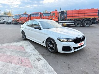 2022 BMW 5 серии 520i VII (G30/G31/G38) Рестайлинг, белый, 4300000 рублей, вид 3