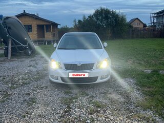 2012 Skoda Octavia II (A5) Рестайлинг, белый, 800000 рублей, вид 4