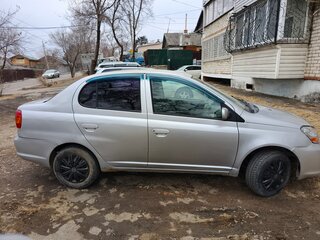 2002 Toyota Platz, серый, 340000 рублей, вид 3