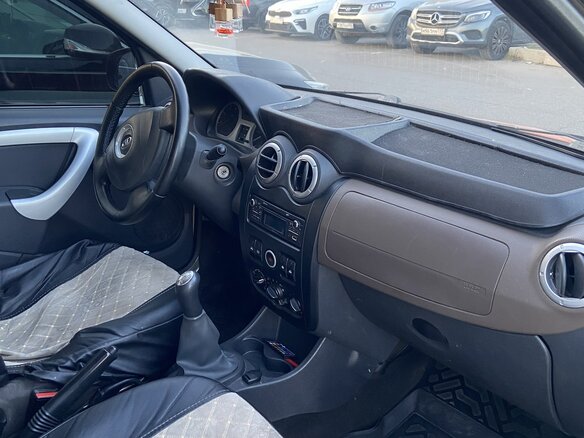 2015 Lada (ВАЗ) Largus I, красный, 658000 рублей - вид 8