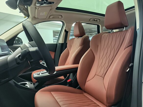 2025 BMW X1 Long 25Li sDrive III (U11/U12), белый, 5360000 рублей - вид 9