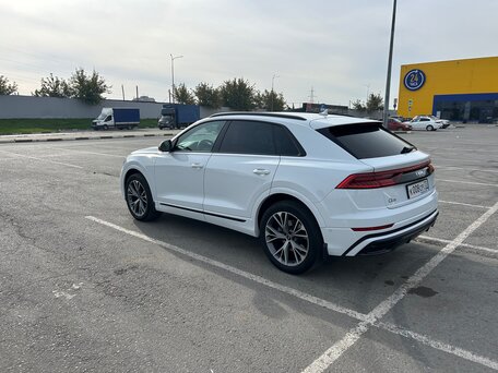 2022 Audi Q8 45 TDI I (4M), белый, 9350000 рублей, вид 4