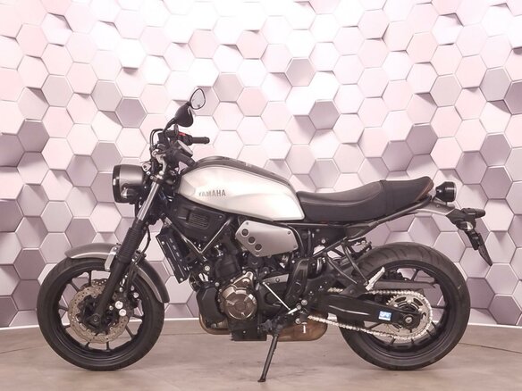 2018 Yamaha XSR700, серый - вид 3