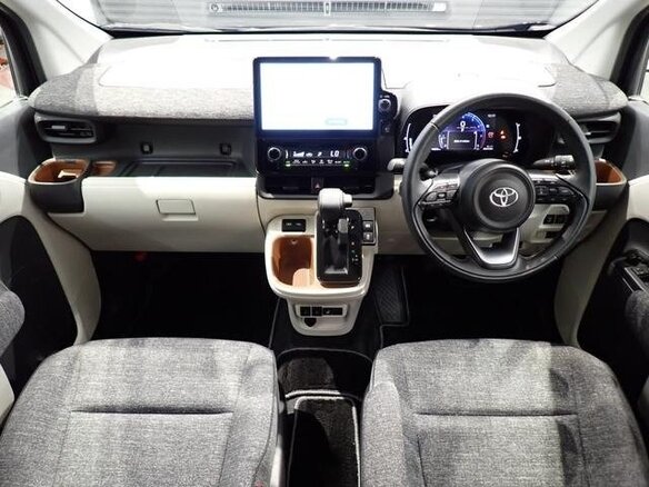 2023 Toyota Sienta III, чёрный, 1350000 рублей - вид 7