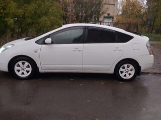 2009 Toyota Prius II Рестайлинг (XW20), белый, 700000 рублей, вид 1