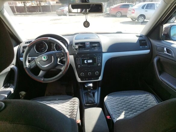 2011 Skoda Yeti I, пурпурный, 650000 рублей - вид 5