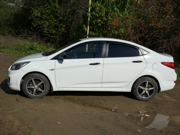 2014 Hyundai Solaris I, белый, 740000 рублей - вид 1