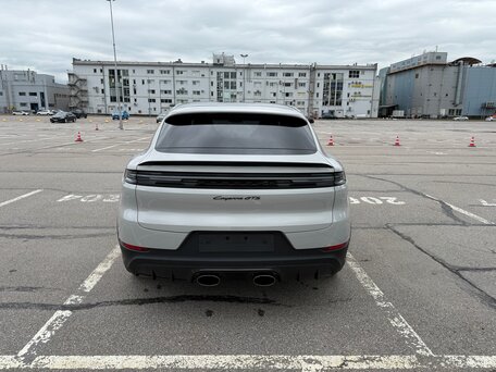 2026 Porsche Cayenne GTS Coupé III Рестайлинг, серый, 24900000 рублей, вид 4