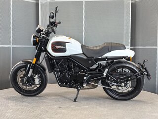 2023 Harley-Davidson X500, серебристый, 549000 рублей, вид 5