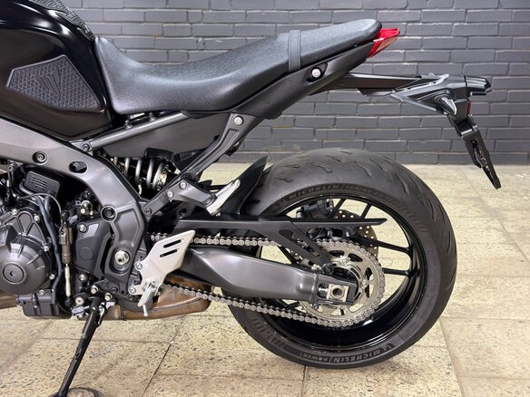 2021 Yamaha MT-09 (FZ-09), чёрный, 1055000 рублей - вид 15