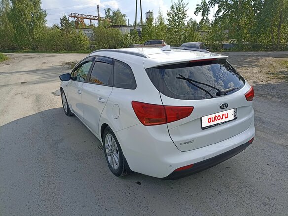 2018 Kia Ceed II Рестайлинг, белый, 1380000 рублей - вид 4