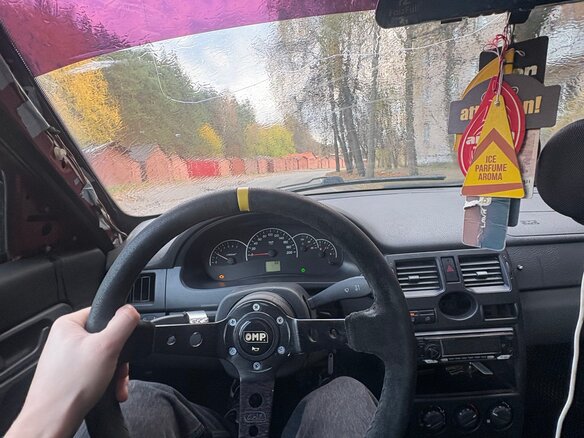 2004 Lada (ВАЗ) 2110, красный, 130000 рублей - вид 3