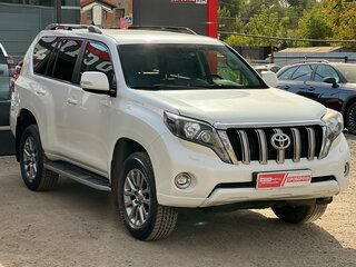 2017 Toyota Land Cruiser Prado 150 Series Рестайлинг 1, белый, 3690000 рублей, вид 2