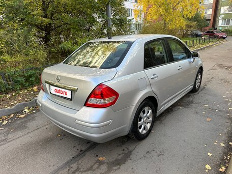 2012 Nissan Tiida I Рестайлинг, серебристый, 590000 рублей, вид 4