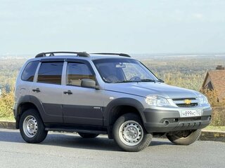 2015 Chevrolet Niva I Рестайлинг, серебристый, 650000 рублей, вид 1