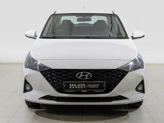 2022 Hyundai Solaris II Рестайлинг, белый, 1345000 рублей, вид 2