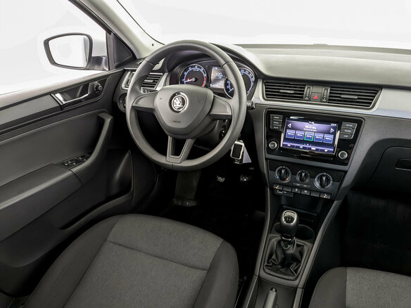 2018 Skoda Rapid I Рестайлинг, белый, 1100000 рублей - вид 24