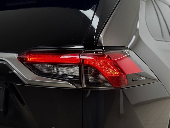 2021 Toyota RAV4 V (XA50), коричневый - вид 9