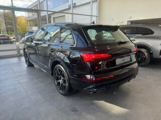 2024 Audi Q7 45 TFSI II (4M) Рестайлинг 2, чёрный, 9600000 рублей, вид 5