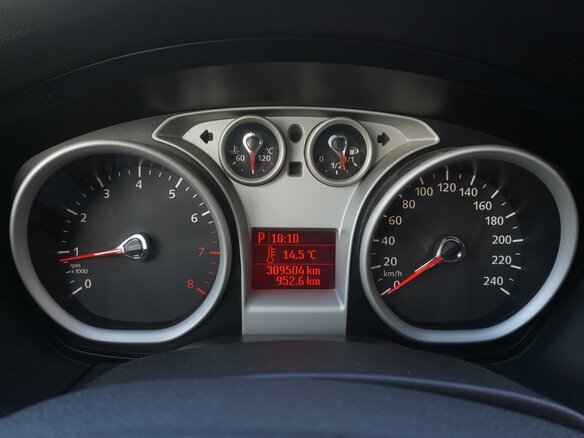 2011 Ford Focus II Рестайлинг, белый, 618000 рублей - вид 9