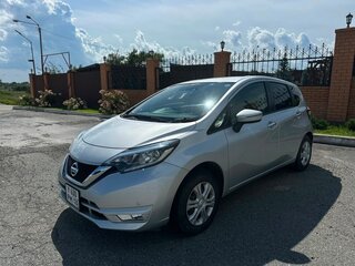 2020 Nissan Note II Рестайлинг, серебристый, 790000 рублей, вид 3