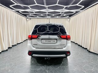 2015 Mitsubishi Outlander III Рестайлинг 2, белый, 1899000 рублей, вид 5