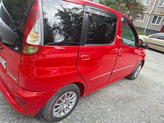 2002 Toyota FunCargo, красный, 480000 рублей, вид 3