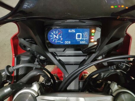 2021 Honda CBR 650R, красный, 1077000 рублей, вид 5