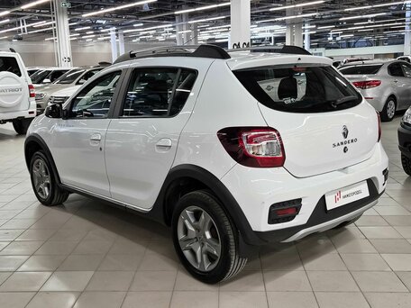 2019 Renault Sandero Stepway II Рестайлинг, белый, 1133000 рублей, вид 4