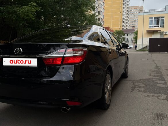 2017 Toyota Camry VII (XV50) Рестайлинг 2, чёрный, 2070000 рублей - вид 3