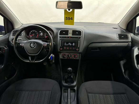 2019 Volkswagen Polo V Рестайлинг, синий, 1110000 рублей - вид 7