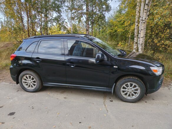 2011 Mitsubishi ASX I, чёрный - вид 2