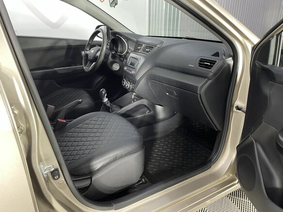 2012 Kia Rio 5-speed III, бежевый, 765000 рублей - вид 13