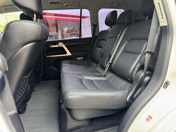 2015 Toyota Land Cruiser 200 Series Рестайлинг 2, белый, 5750000 рублей - вид 11