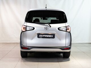 2017 Toyota Sienta II, серый, 1299000 рублей, вид 4