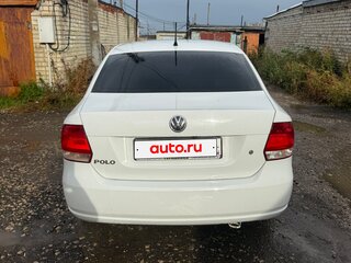 2015 Volkswagen Polo V, белый, 860000 рублей, вид 3
