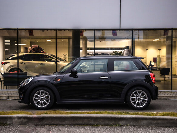 2019 Mini Hatch Cooper III (F55/F56) Рестайлинг, чёрный, 2263777 рублей - вид 8
